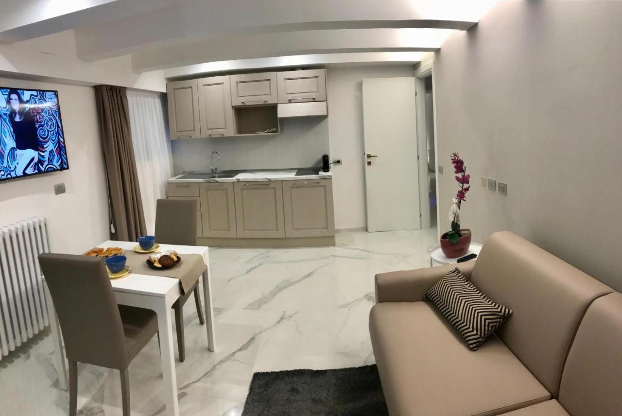 Marina Centro Suite ريميني المظهر الخارجي الصورة